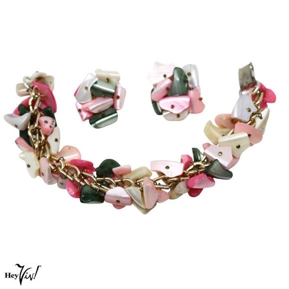 Vintage Chunky Shell Bracelet Clip On Earring Set Pink Shiny Beachy - Hey Viv - Picture 1 of 8